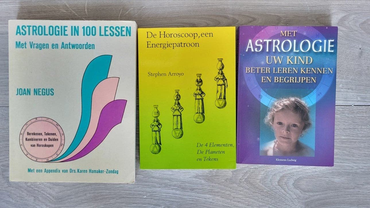 Astrologie Boeken: 3 Titels over Horoscopen en Kinderen, Boeken, Gelezen, Achtergrond en Informatie, Astrologie, Ophalen of Verzenden