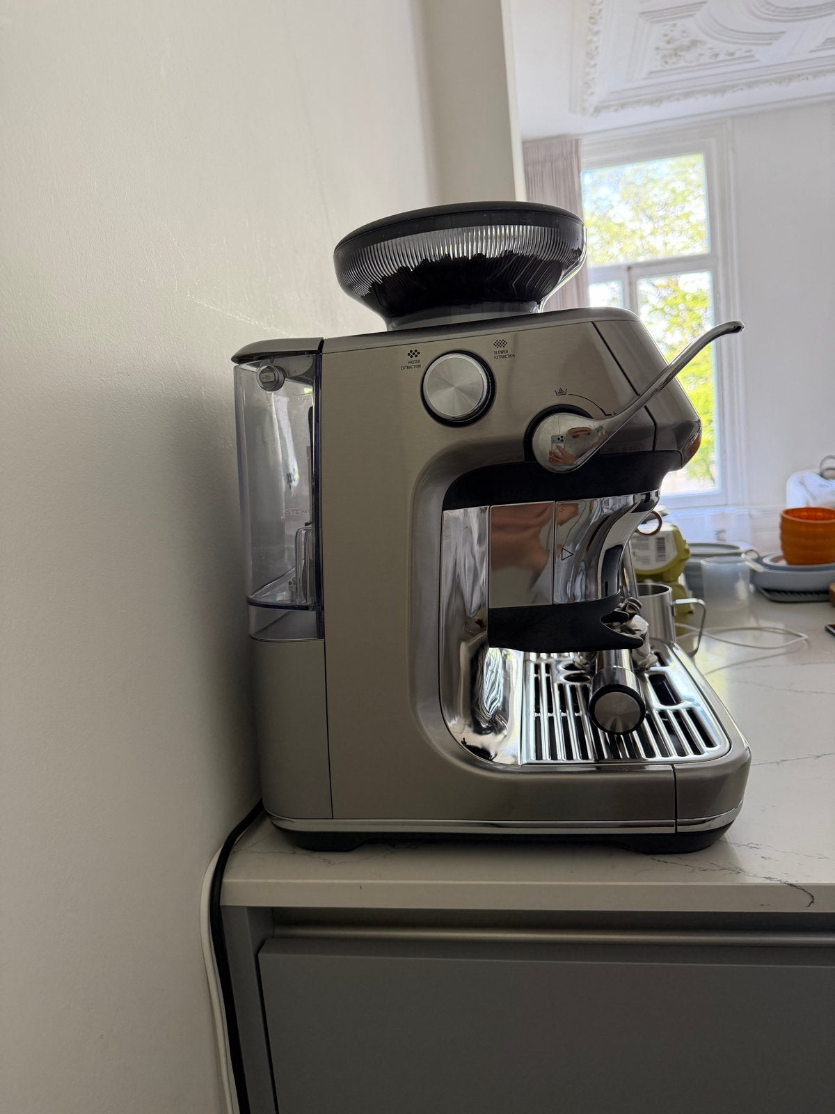 Foto 9 van Sage Barista Touch Impress Cold Steel - Zo goed als nieuw