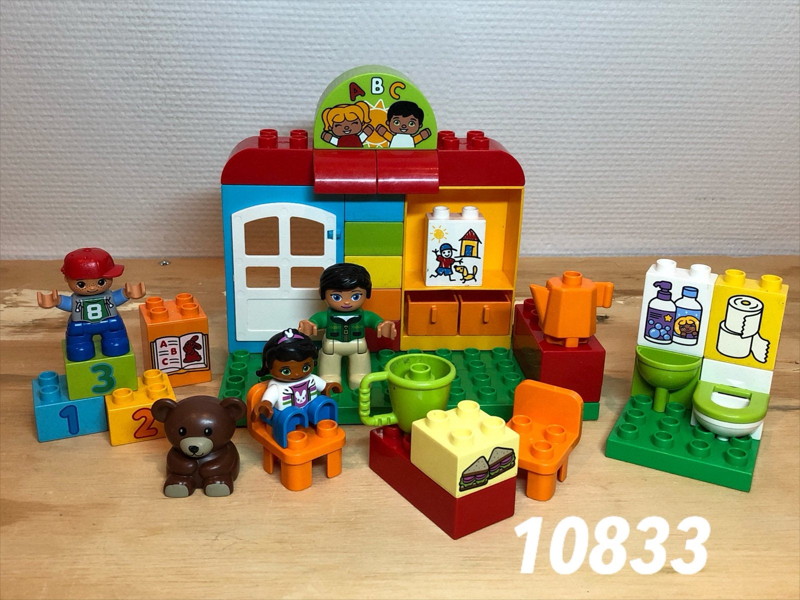 Duplo kleuterklas school 10833 (compleet) 4, Kinderen en Baby's, Ophalen of Verzenden, Zo goed als nieuw, Complete set, Duplo