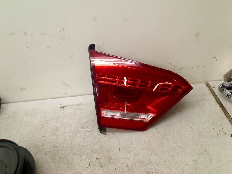 Achterlicht Links Binnen led R36 Passat (362) 2014, Gebruikt, Volkswagen, Volkswagen AG, Kundenbetreuung@volkswagen.de