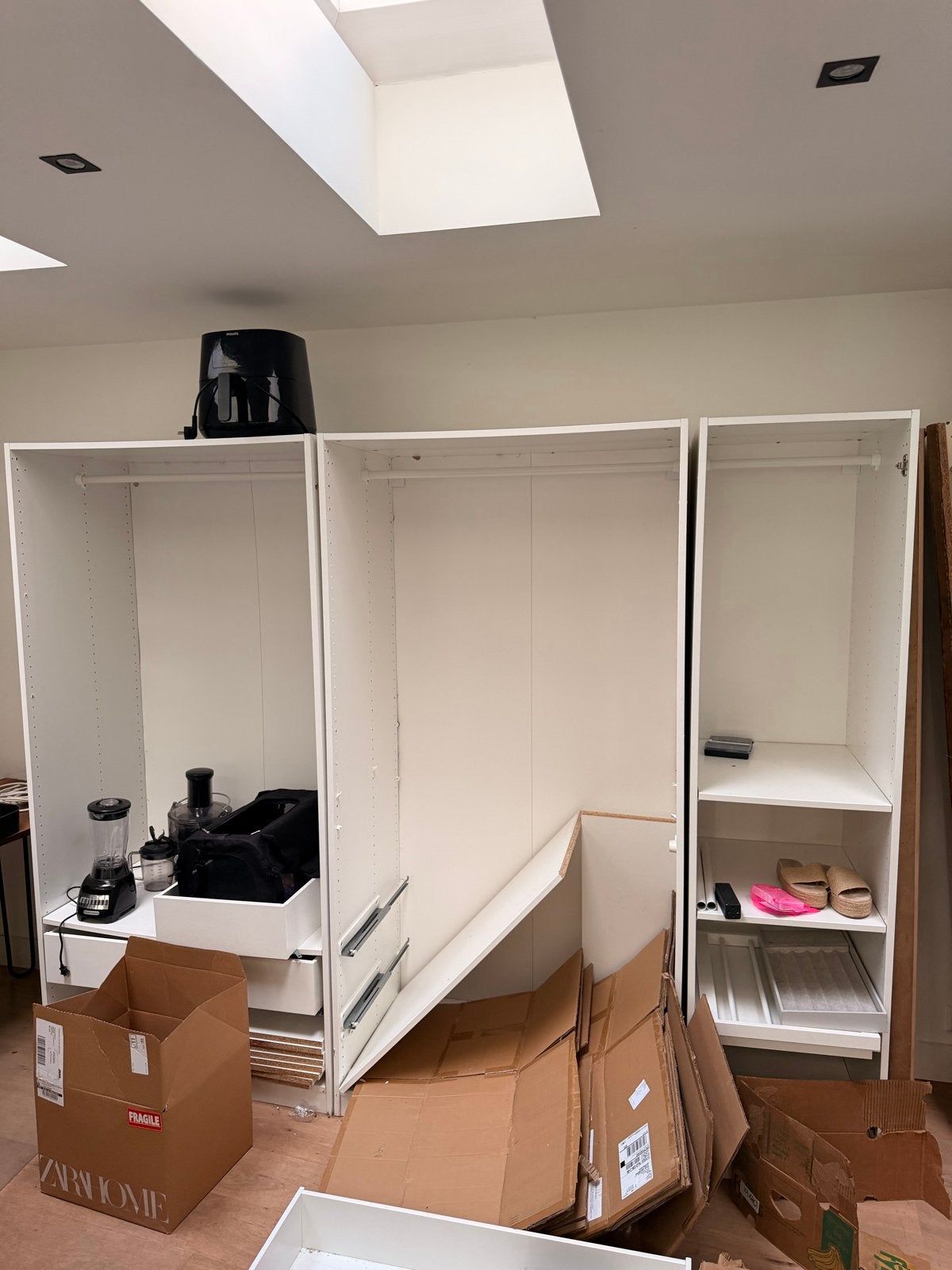 Witte kledingkast met lades en planken, Huis en Inrichting, Kasten | Kledingkasten, Ophalen, Gebruikt, 200 cm of meer, 150 tot 200 cm