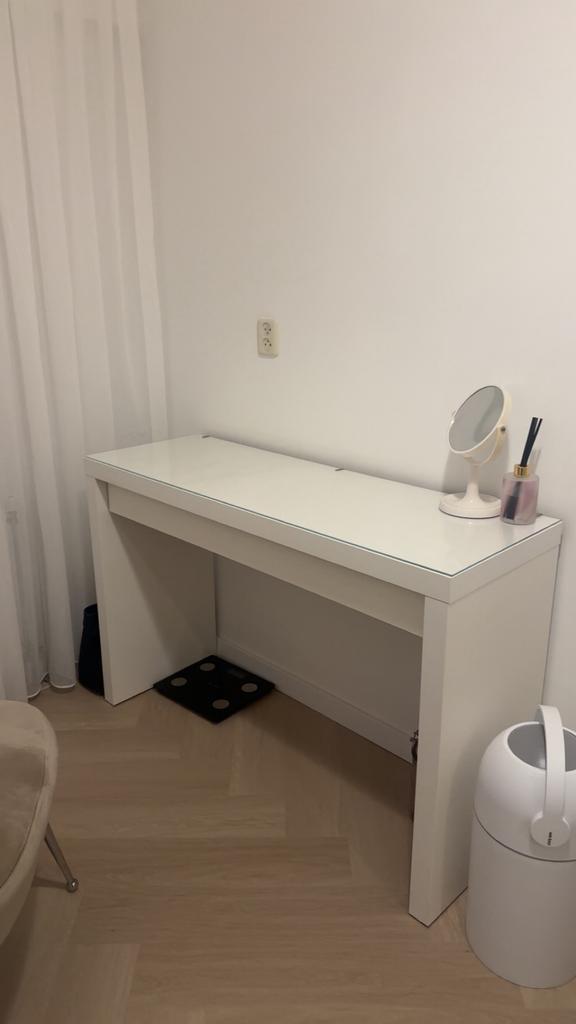 Makeup tafel ikea, Ophalen, Zo goed als nieuw