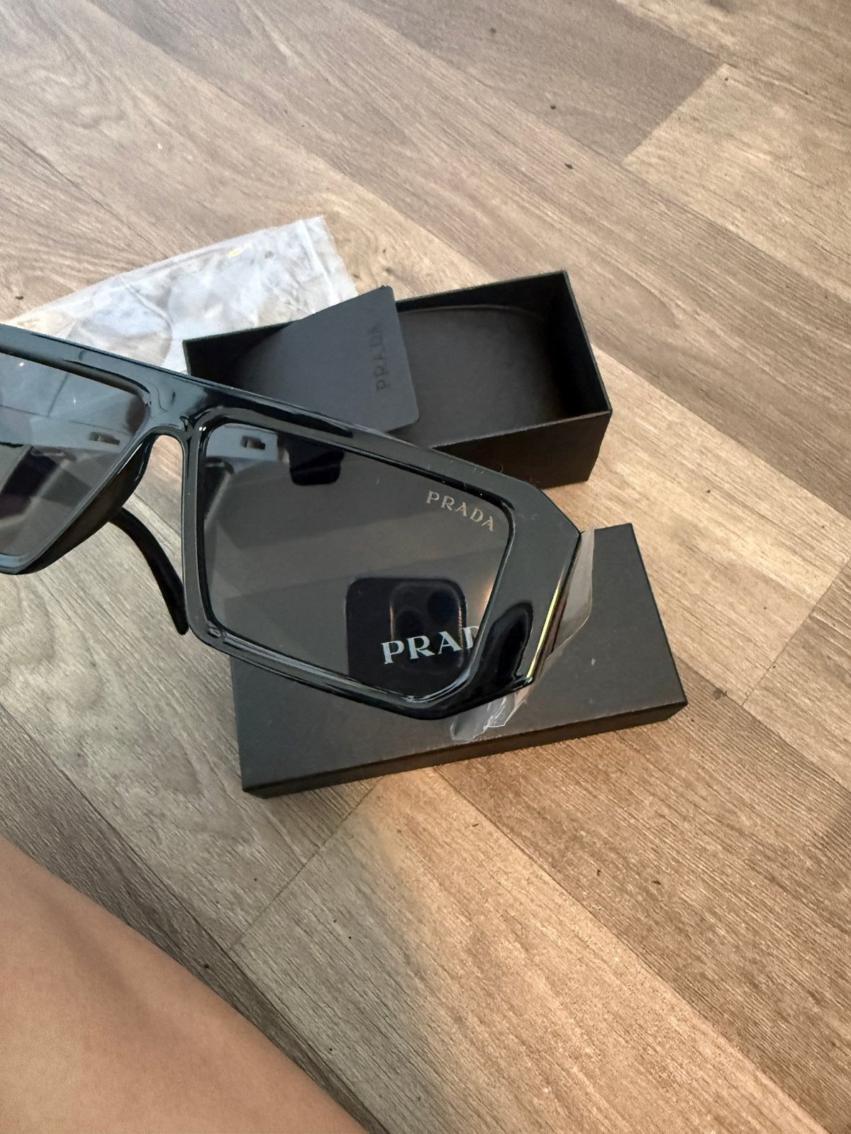 Nieuwe Prada Zonnebril met doos, Zonnebril, Prada, Zwart, Nieuw