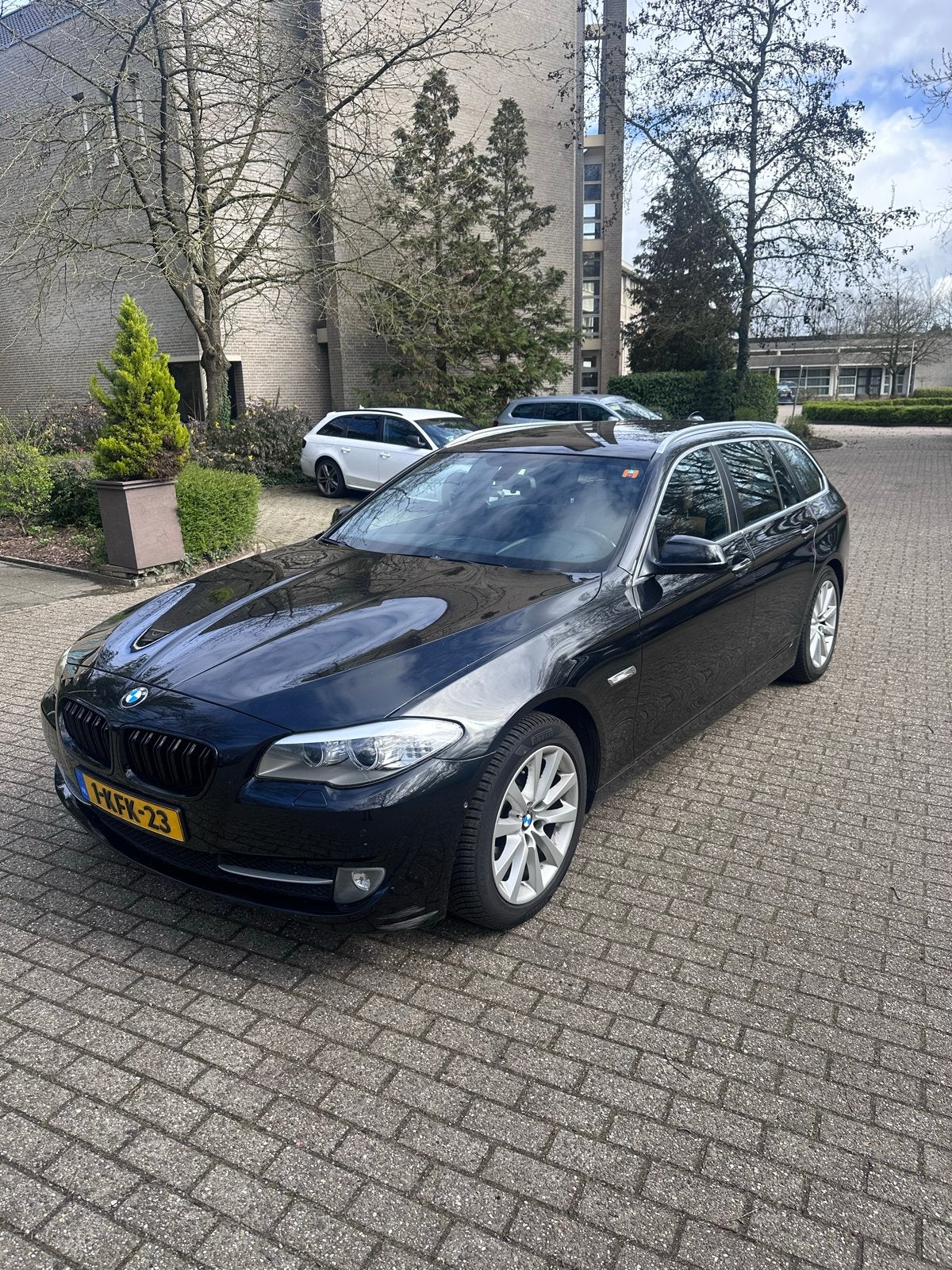 BMW 5-Serie 520I 135KW Touring Aut8 2013 Zwart, Auto's, BMW, Achterwielaandrijving, 4 cilinders, 2000 kg, Zwart
