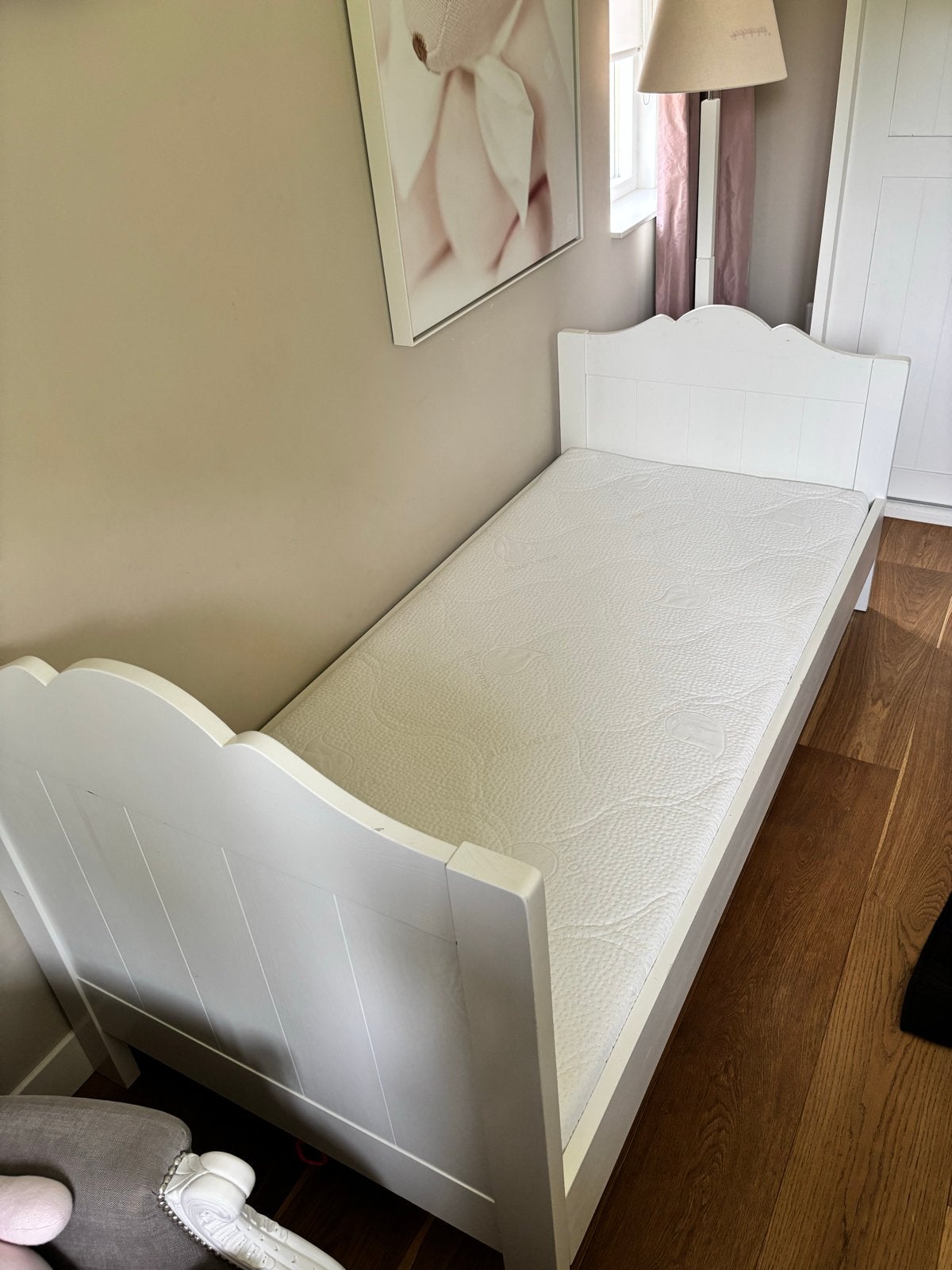 Eenpersoonsbed Babypark wit met matras - kast beschikbaar, Huis en Inrichting, Ophalen, Gebruikt, 90 cm, Eenpersoons