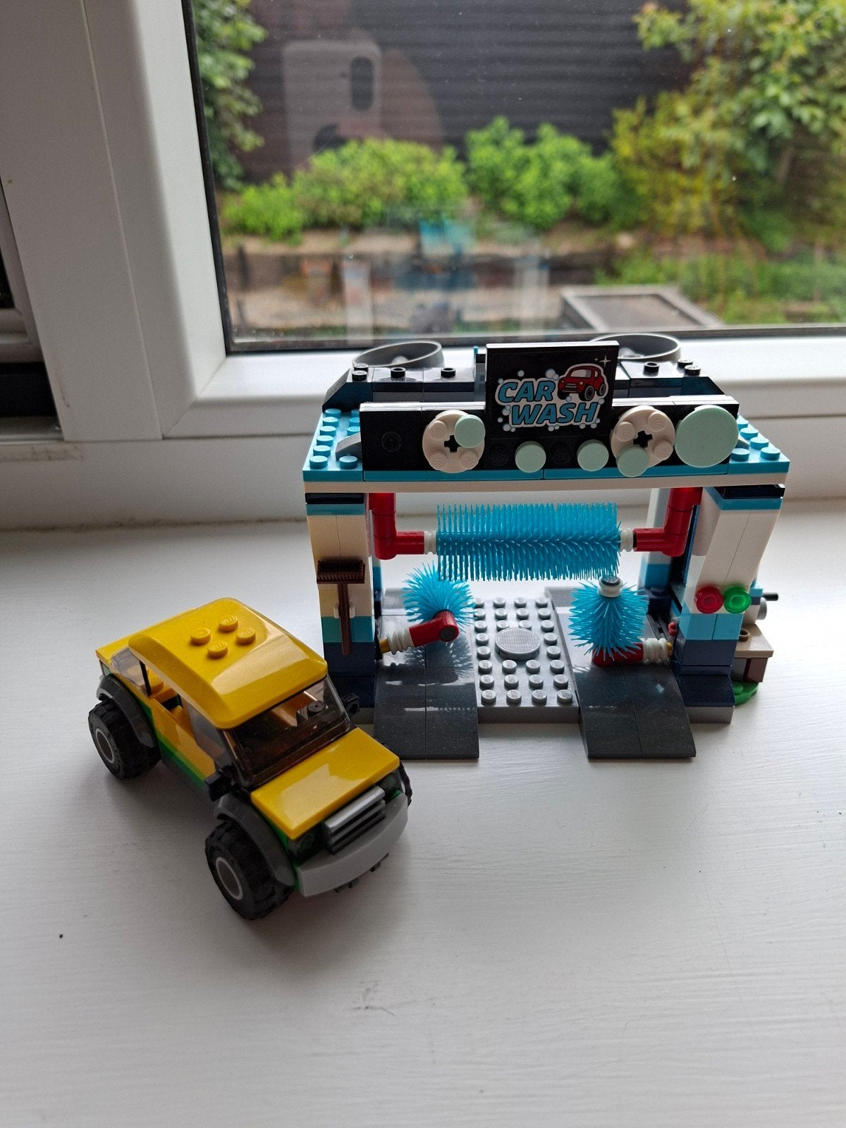 LEGO City Carwash met gele auto, Ophalen of Verzenden, Zo goed als nieuw