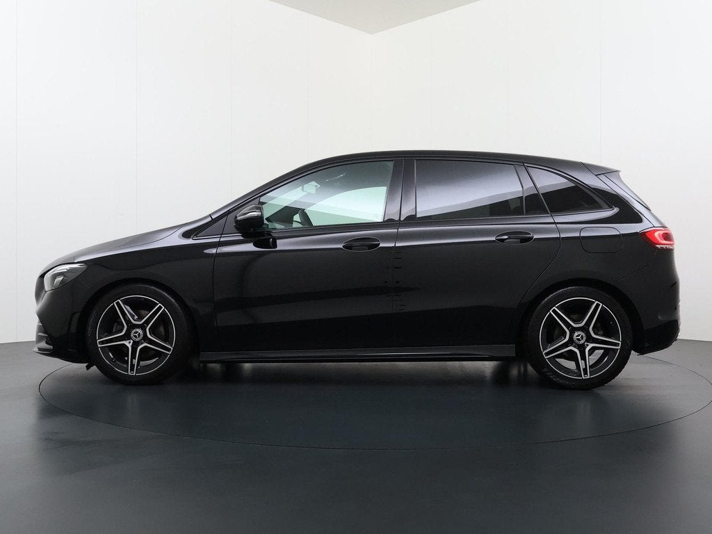 Mercedes-Benz B-klasse 180 AMG Business Solution | Achteruit, Gebruikt, 4 cilinders, 700 kg, Zwart