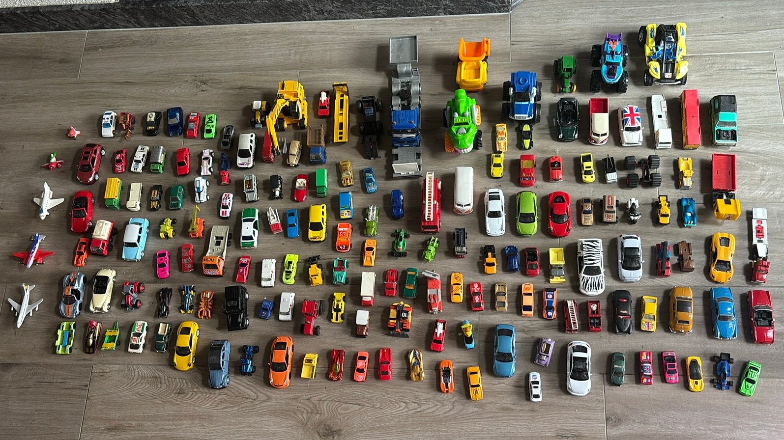 160 verzamel en speelgoed autotjes, Ophalen of Verzenden, Gebruikt