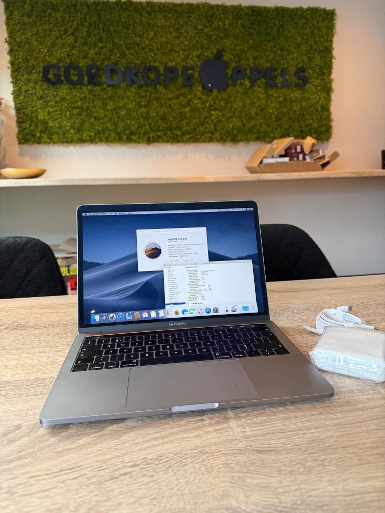MacBook Pro 2019 13'' i7 16GB 256GB Space Grey | 302 cycli, Cupertino California, Support@apple.com, Ophalen, MacBook Pro