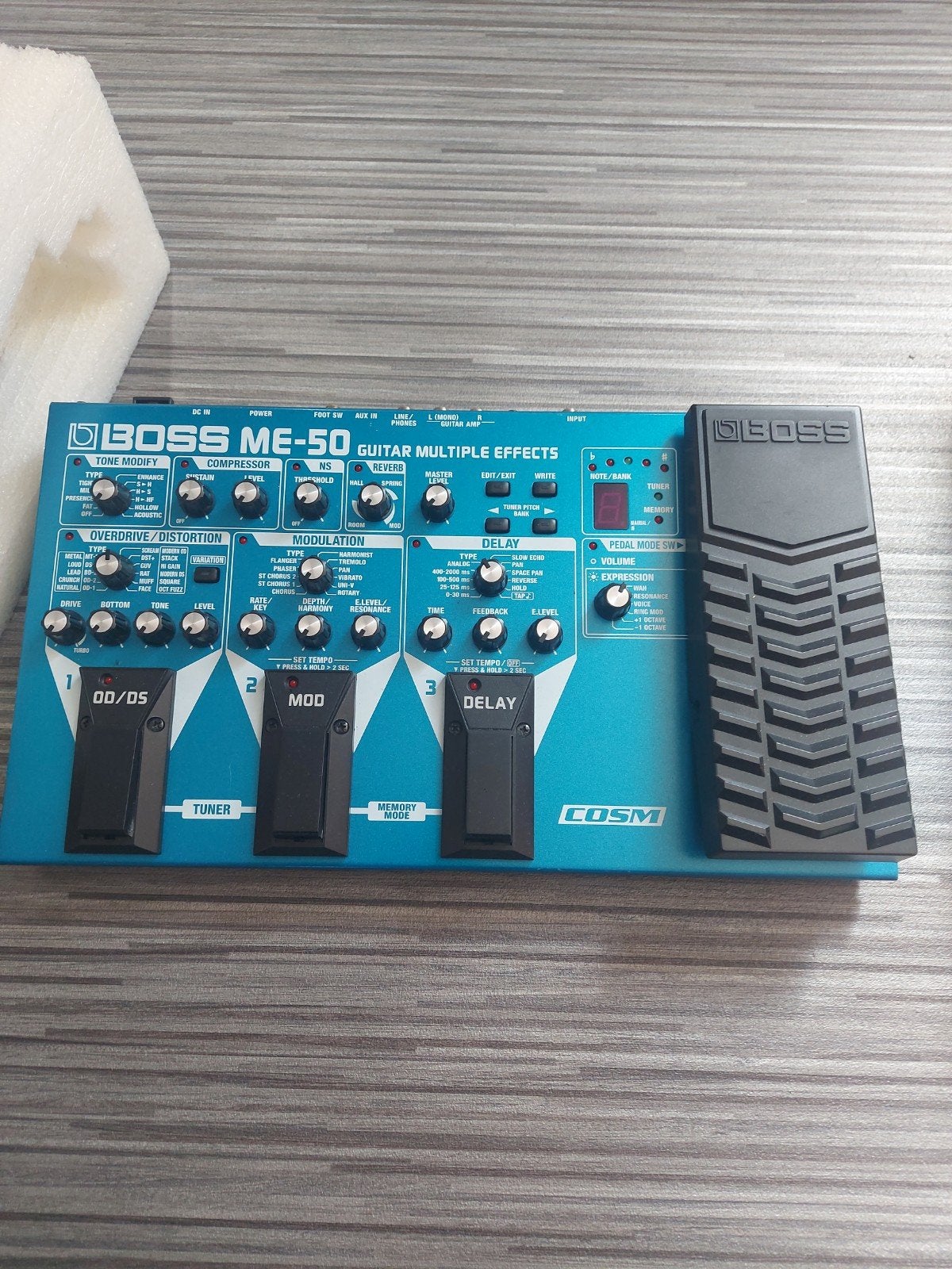 Boss ME-50 Gitaar Multi-effectpedaal met doos, Muziek en Instrumenten, Effecten, Ophalen of Verzenden, Zo goed als nieuw, Delay of Echo
