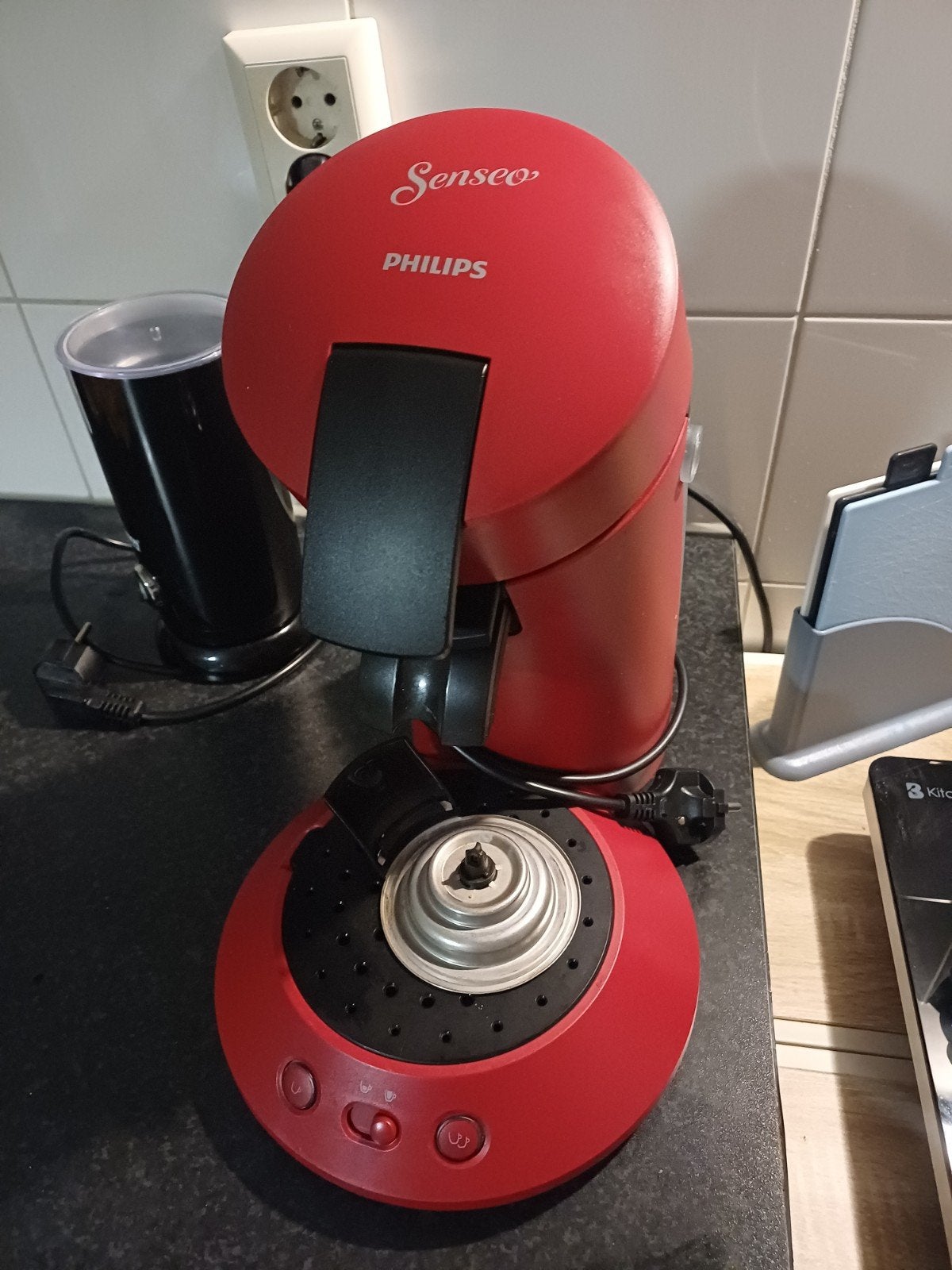 senseo met een schuifknopje voor een klein of groot bakje, Ophalen, Koffiemachine, Koffiepads en cups, Afneembaar waterreservoir