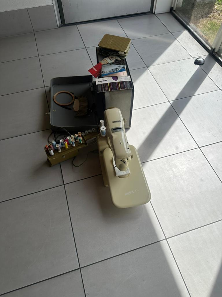 Bernina 530-2, Ophalen, Zo goed als nieuw, Hout