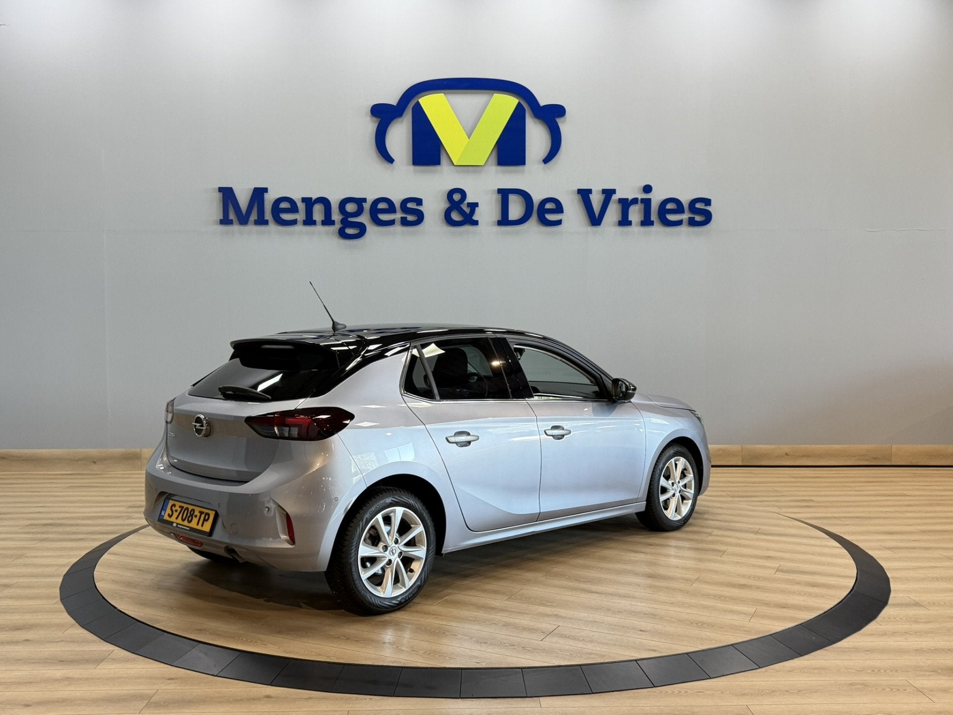Opel Corsa 1.2 Elegance Airco ECC | Zwart Dak | Stoelverwarm, Voorwielaandrijving, 12 maanden, 101 pk, Gebruikt