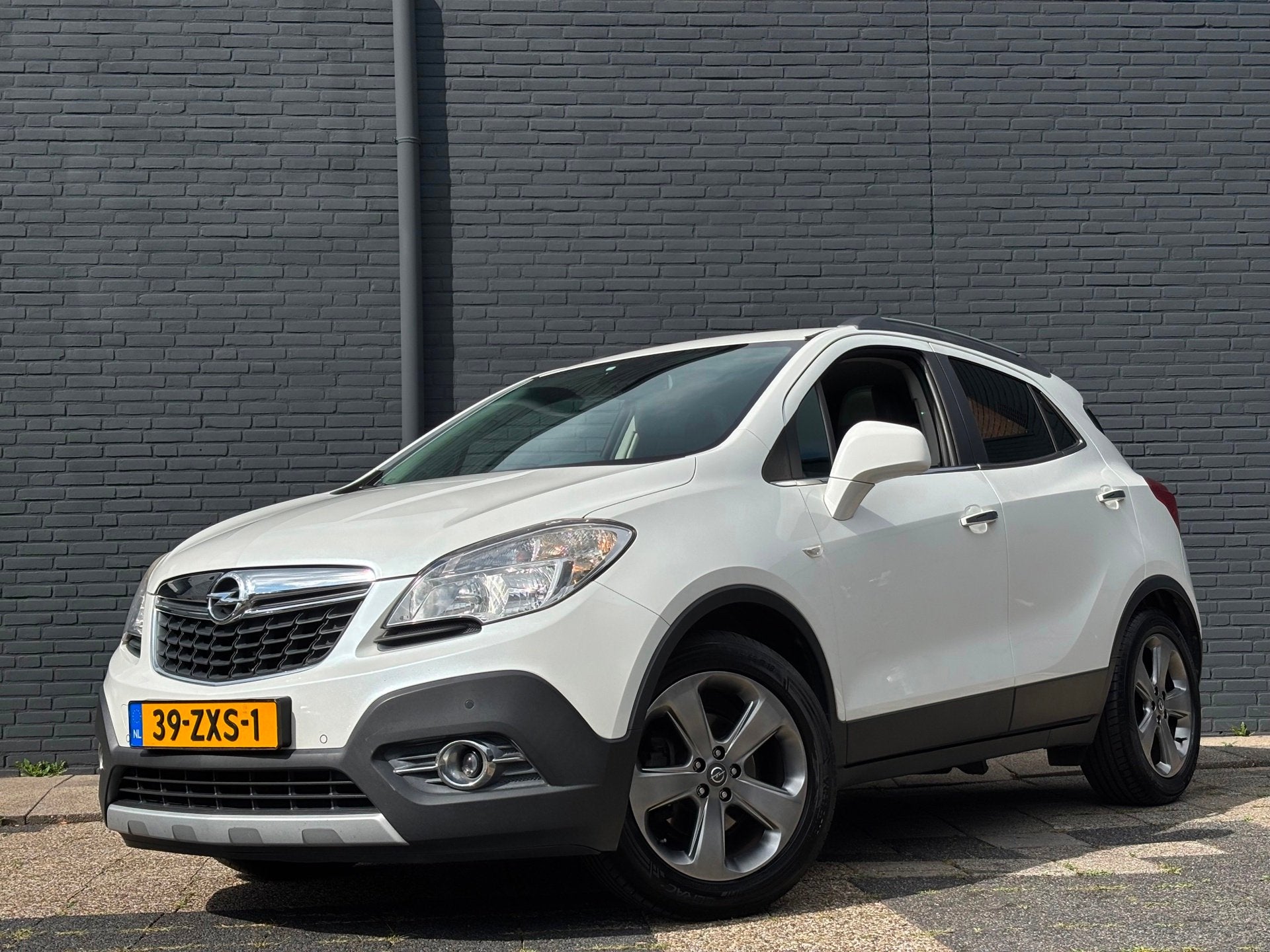 Opel Mokka 1.6 Cosmo | Schuifdak | Camera | Stoelverwarming, Voorwielaandrijving, Euro 5, 15 km/l, Gebruikt