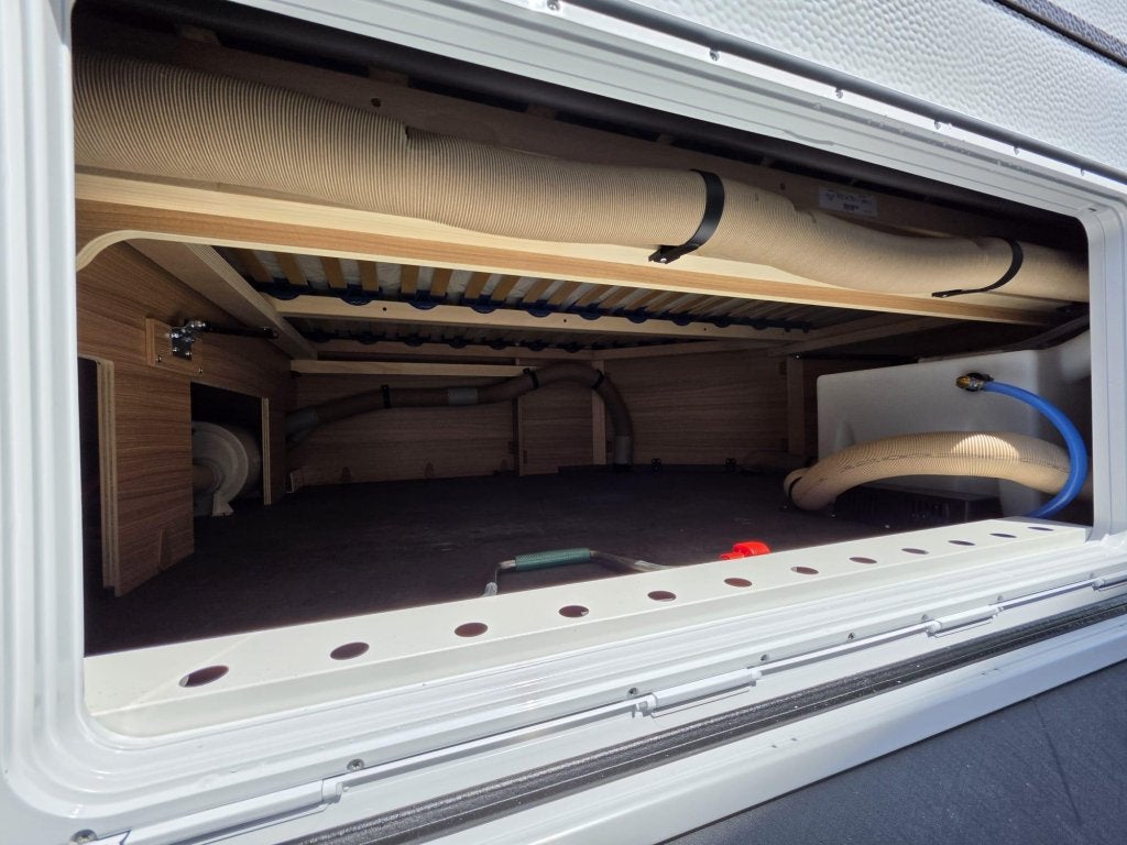 Dethleffs Summer Edition 470 FR Rondzit, Frans bed, Caravans en Kamperen, Rondzit, Bedrijf, Dethleffs, 5 tot 6 meter