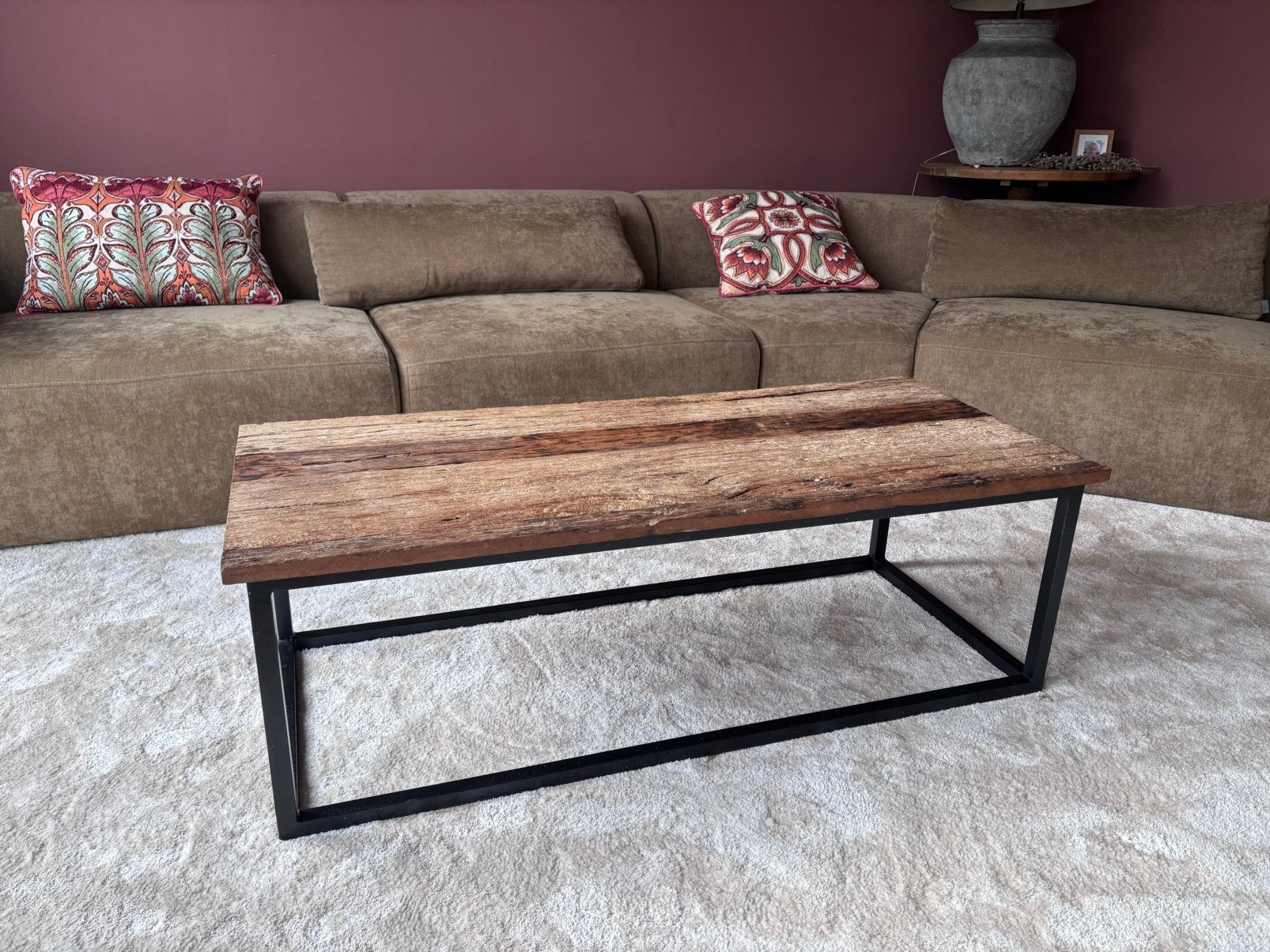 Massief houten salontafel van robuust, karaktervol hout, Ophalen, 100 tot 150 cm, 50 tot 100 cm, Zo goed als nieuw