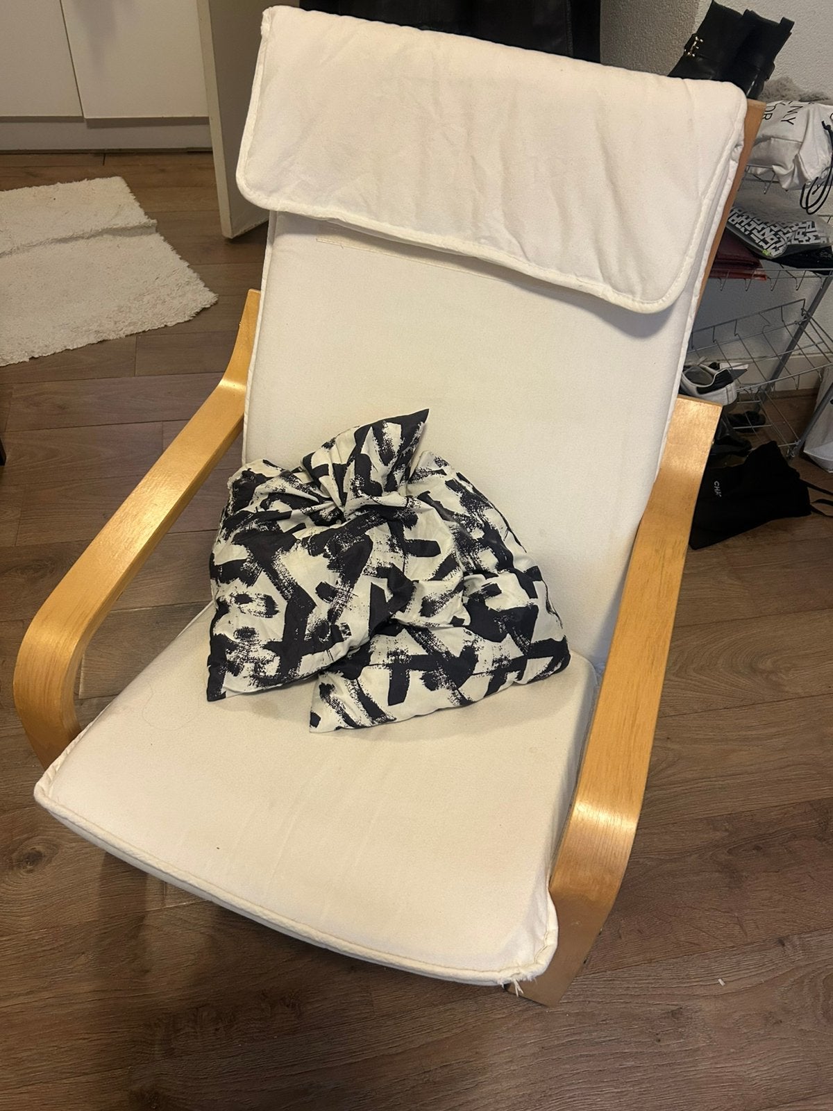 IKEA POÄNG Armchair – Beige/White with Extra Cushions, Ophalen, Zo goed als nieuw, Wit, Eén