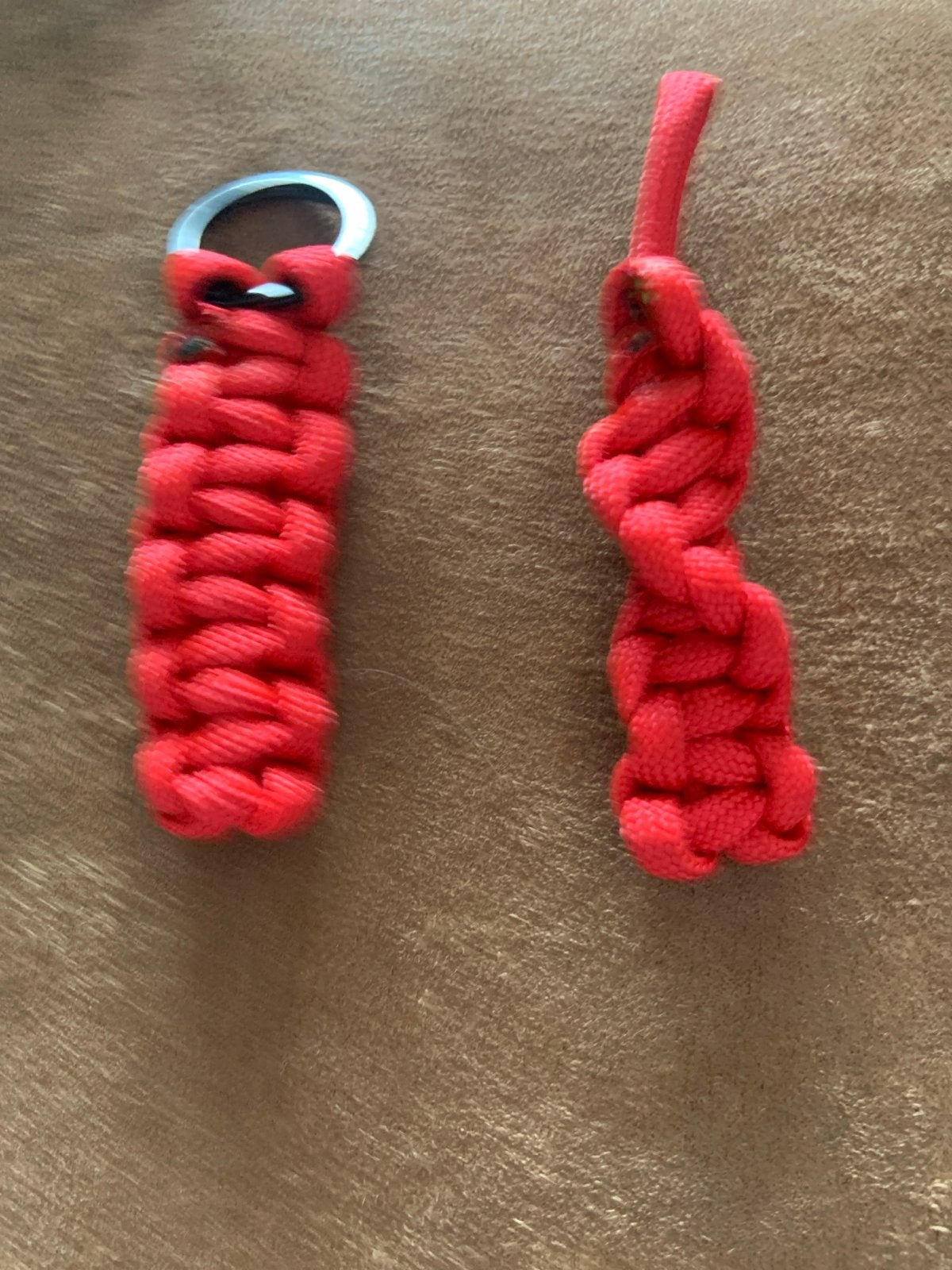 Rode Paracord Sleutelhanger en Koord, Ophalen of Verzenden, Zo goed als nieuw, Overige typen