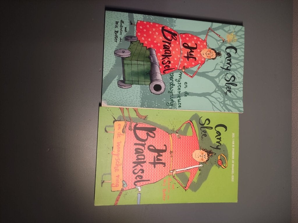 2 Juf Braaksel boeken, Boeken, Gelezen, Carry Slee, Ophalen of Verzenden, Fictie