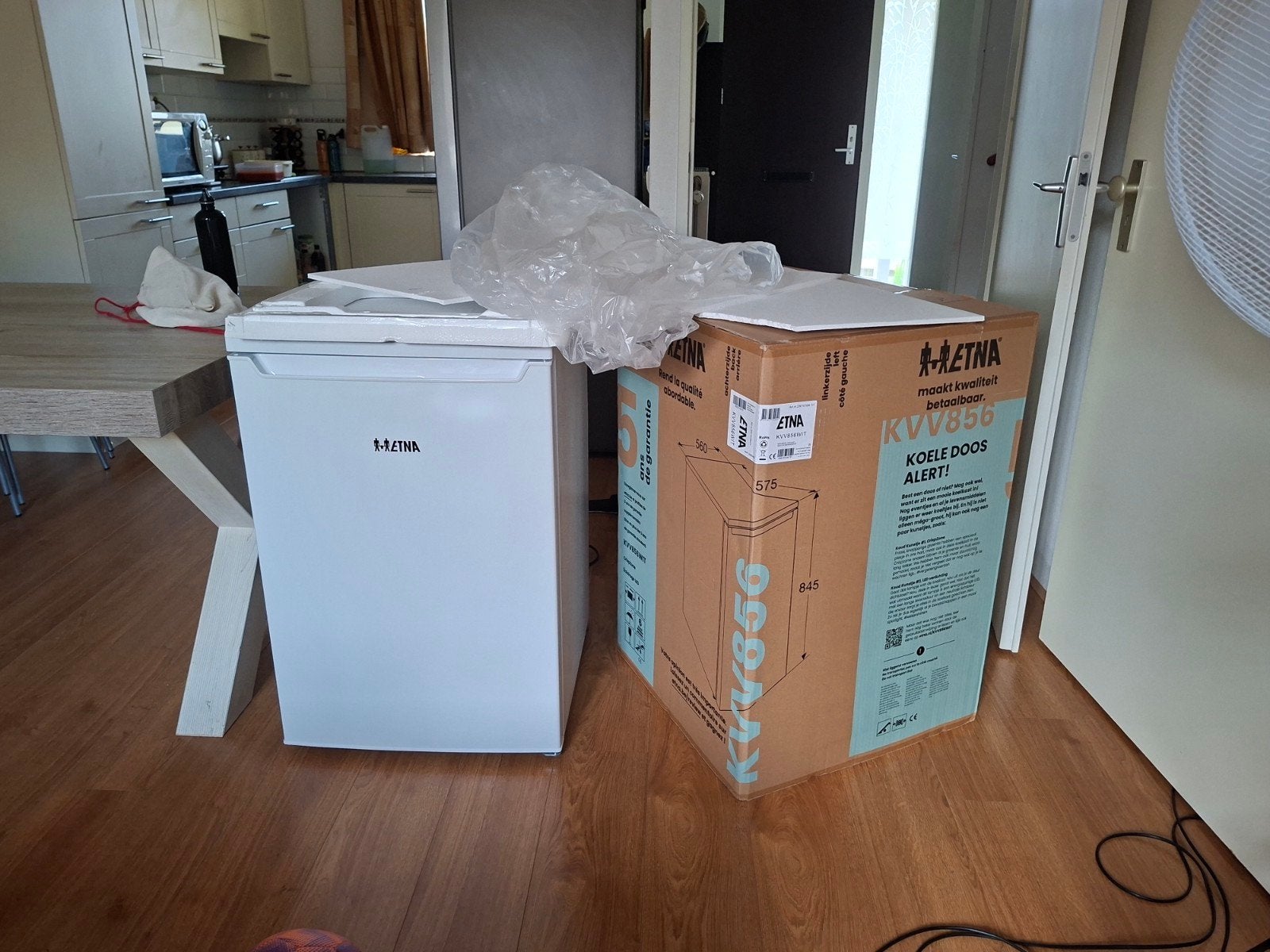 Nieuwe Etna Koelkast KVV856WIT - Ongebruikt in verpakking, 100 tot 150 liter, Nieuw, 45 tot 60 cm, Met vriesvak