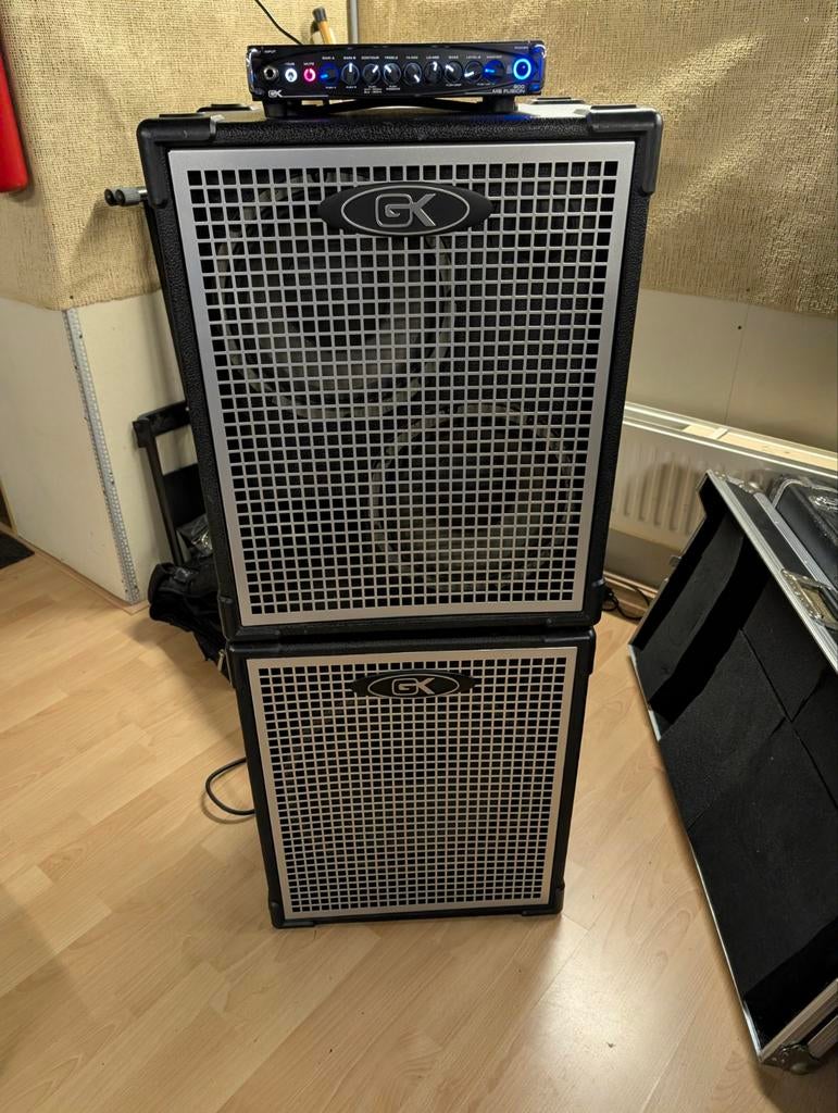 complete Gallien Krueger Bas set (versterker, Cabs, kabels), Ophalen, Zo goed als nieuw, Basgitaar, 100 watt of meer