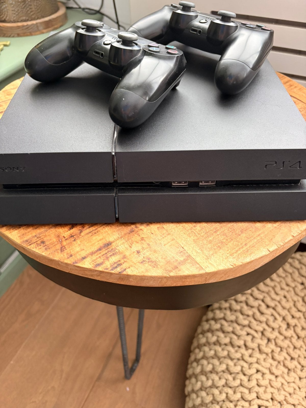 PlayStation 4 met 2 controllers, Spelcomputers en Games, Spelcomputers | Sony PlayStation 4, 500 GB, Met 2 controllers, Ophalen of Verzenden