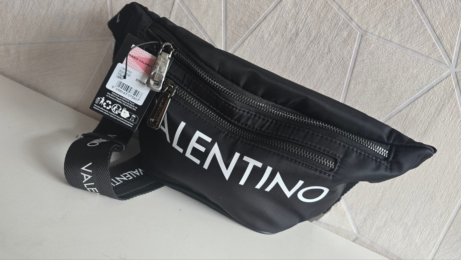 Valentino heuptas/crossbody tas - Zwart, Sieraden, Tassen en Uiterlijk, Tassen | Damestassen, Ophalen of Verzenden, Nieuw, Zwart