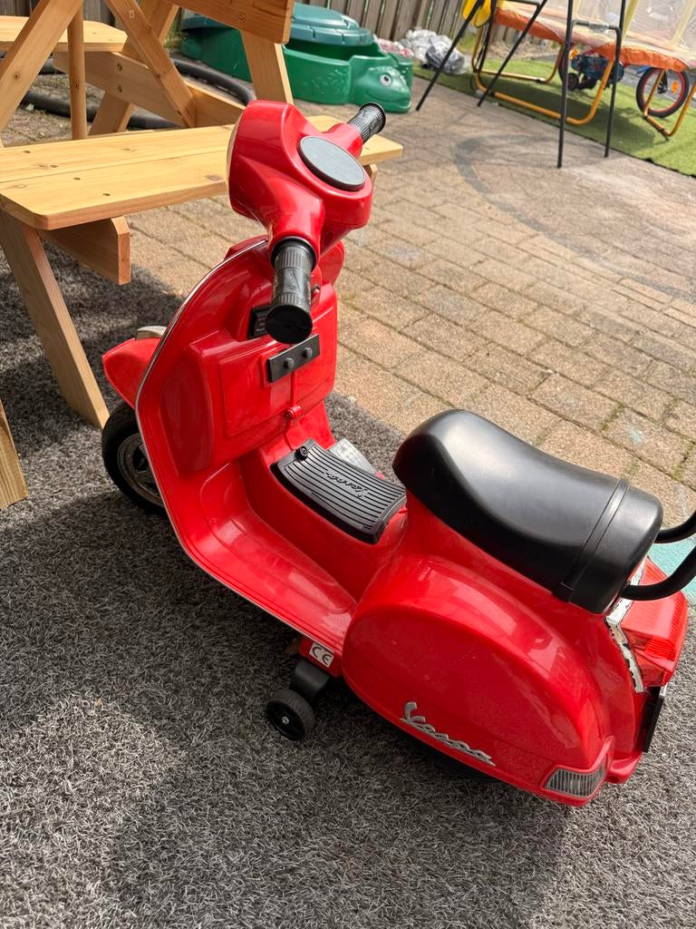 Rode Vespa scooter voor kinderen, Kinderen en Baby's, Ophalen of Verzenden, Gebruikt, Loopfiets