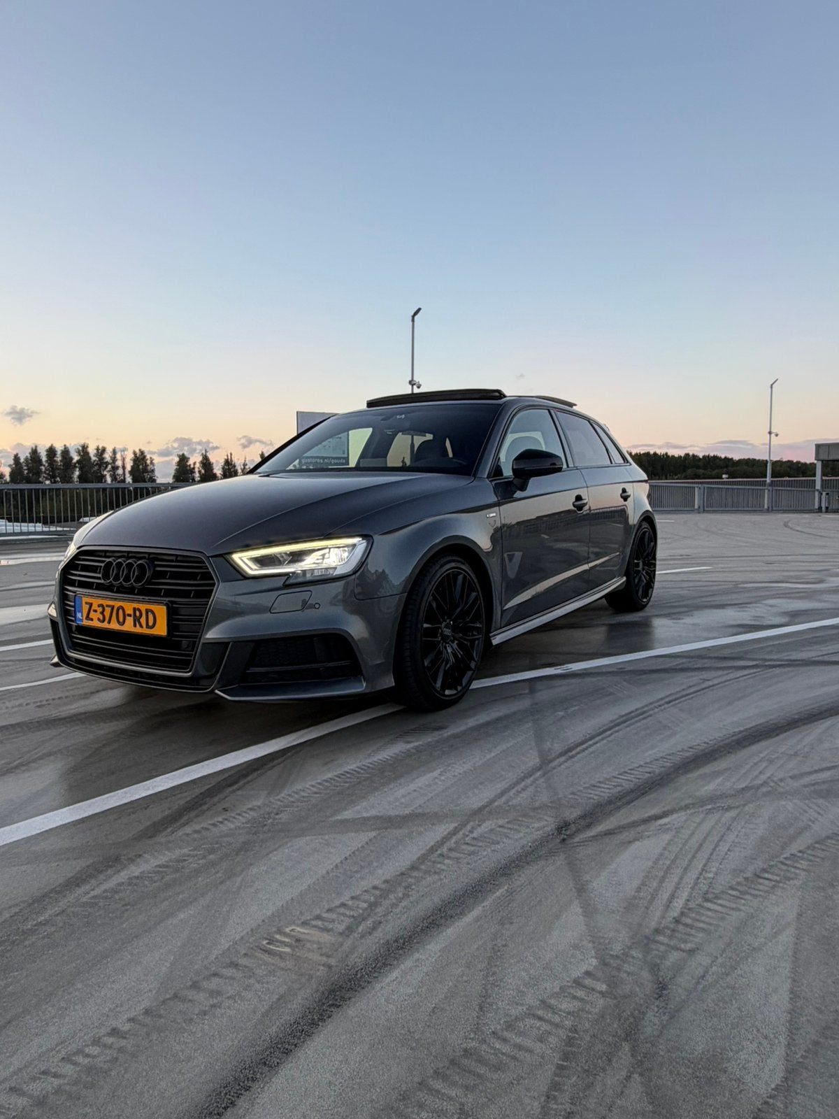 Audi A3 1.5 Tfsi 150pk CoD Ultra S-tronic 2019 Grijs B&O, Auto's, 1498 cc, Zwart, 4 cilinders, Lichtsensor