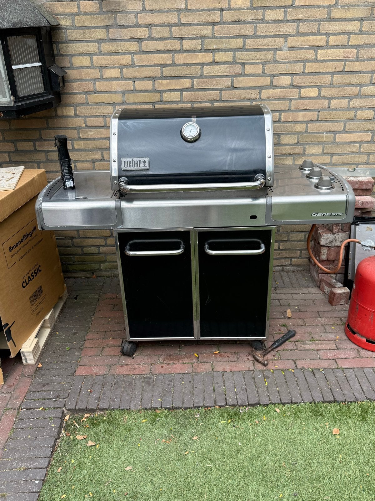 Weber Genesis Gasbarbecue met zijbrander, Ophalen, Gebruikt