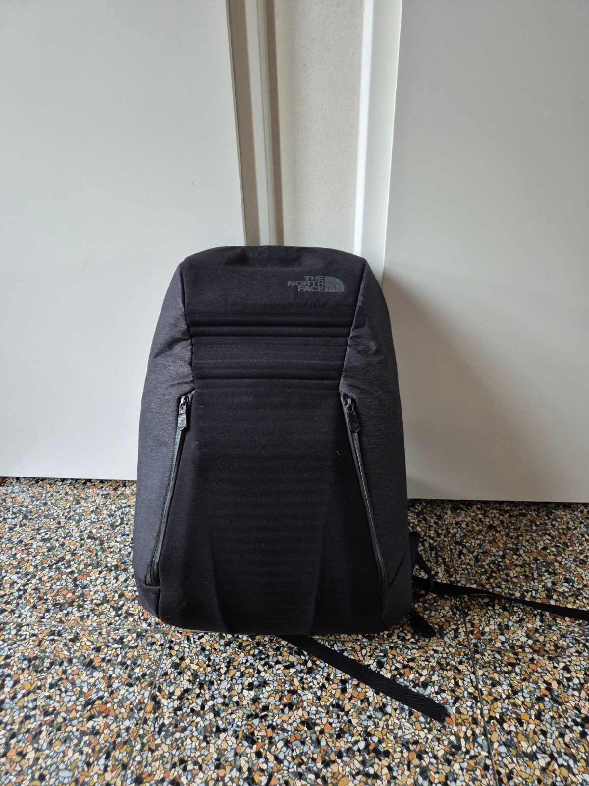 The North Face access 22L rugzak laptop, Ophalen of Verzenden, Gebruikt, Hard kunststof, Minder dan 50 cm