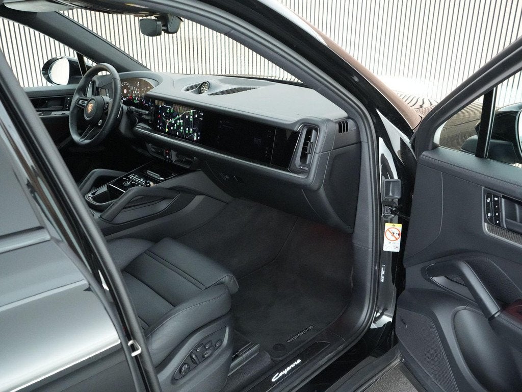 Porsche Cayenne Coupé 3.0 470pk E-Hybrid passenger display|, Automaat, Gebruikt, 2995 cc, Bedrijf