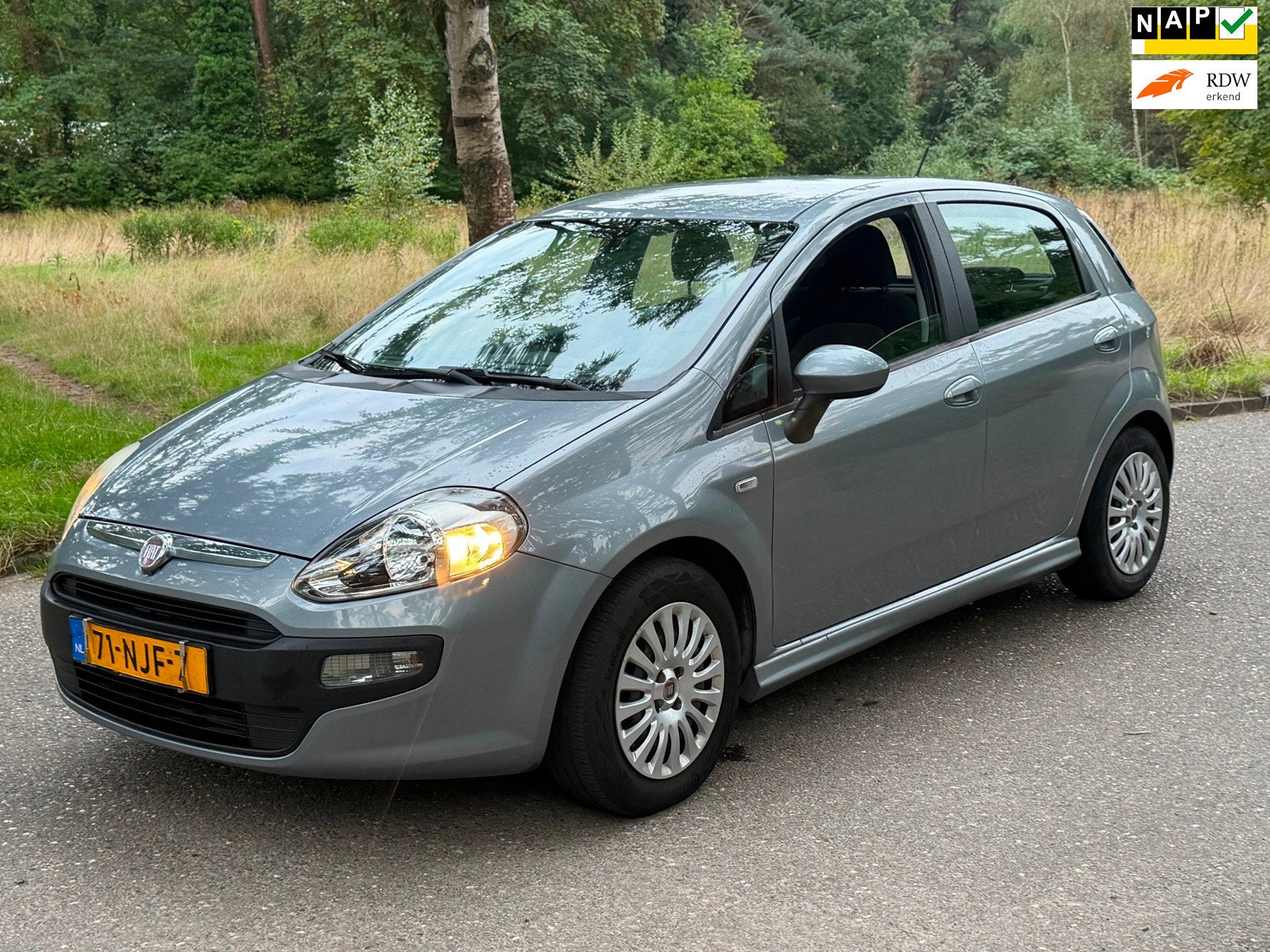 Fiat Punto Evo 1.3 M-Jet Dynamic 2010 5 Deurs grijs airco, Auto's, Fiat, Voorwielaandrijving, Euro 5, Gebruikt, Zwart
