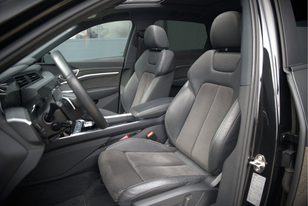 Audi e-tron e-tron 50 quattro Launch edition Black 71 kWh S-, Automaat, Blauw, Origineel Nederlands, Vierwielaandrijving