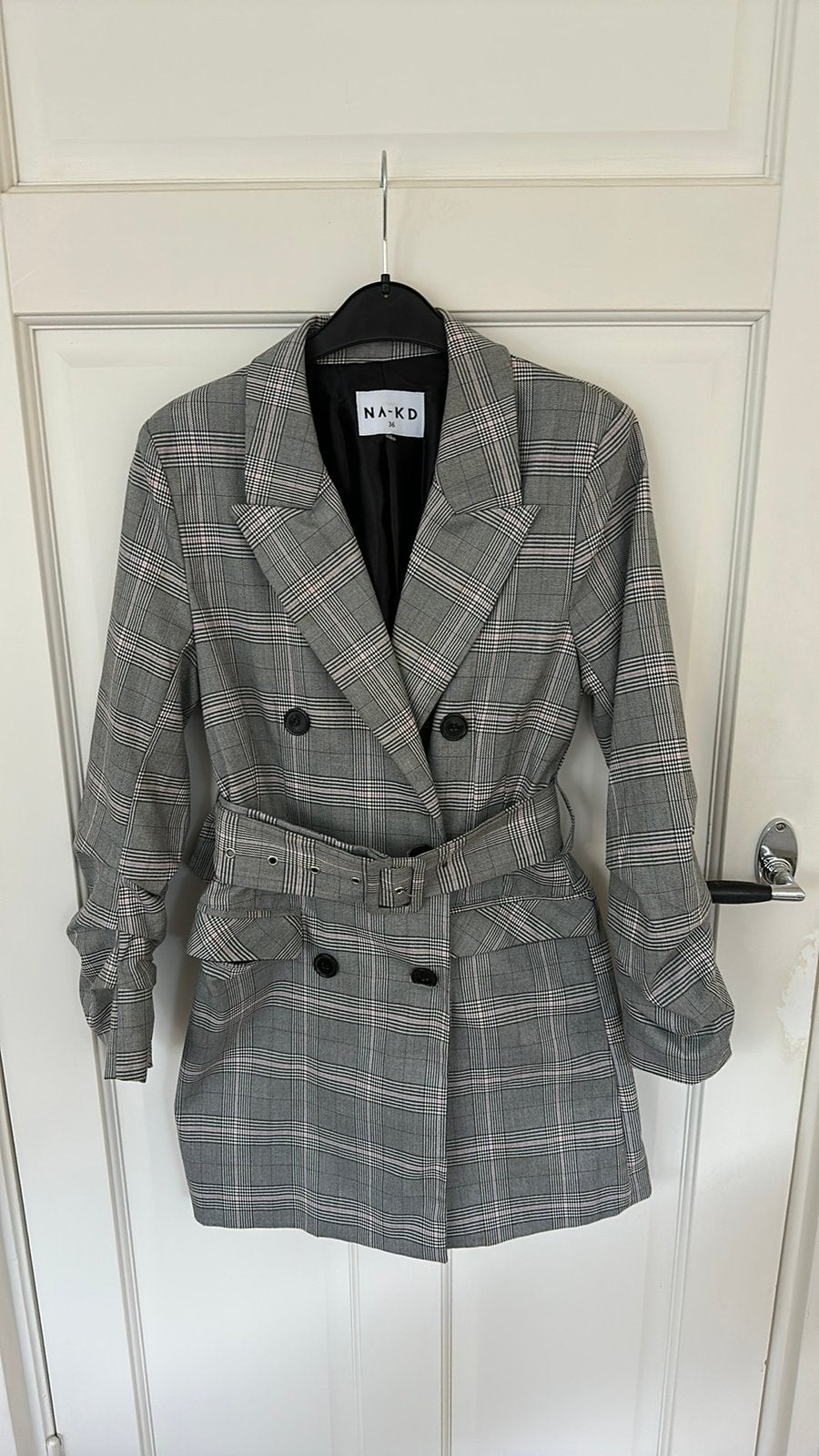 Trenchcoat NA-KD maat 36 nieuw, Ophalen of Verzenden, Nieuw, Maat 36 (S), Grijs