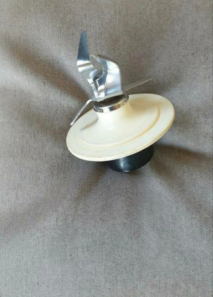 Originele onderdelen BrAun KM32 keukenmachine, Overige typen, Ophalen of Verzenden, Zo goed als nieuw, Meerkleurig
