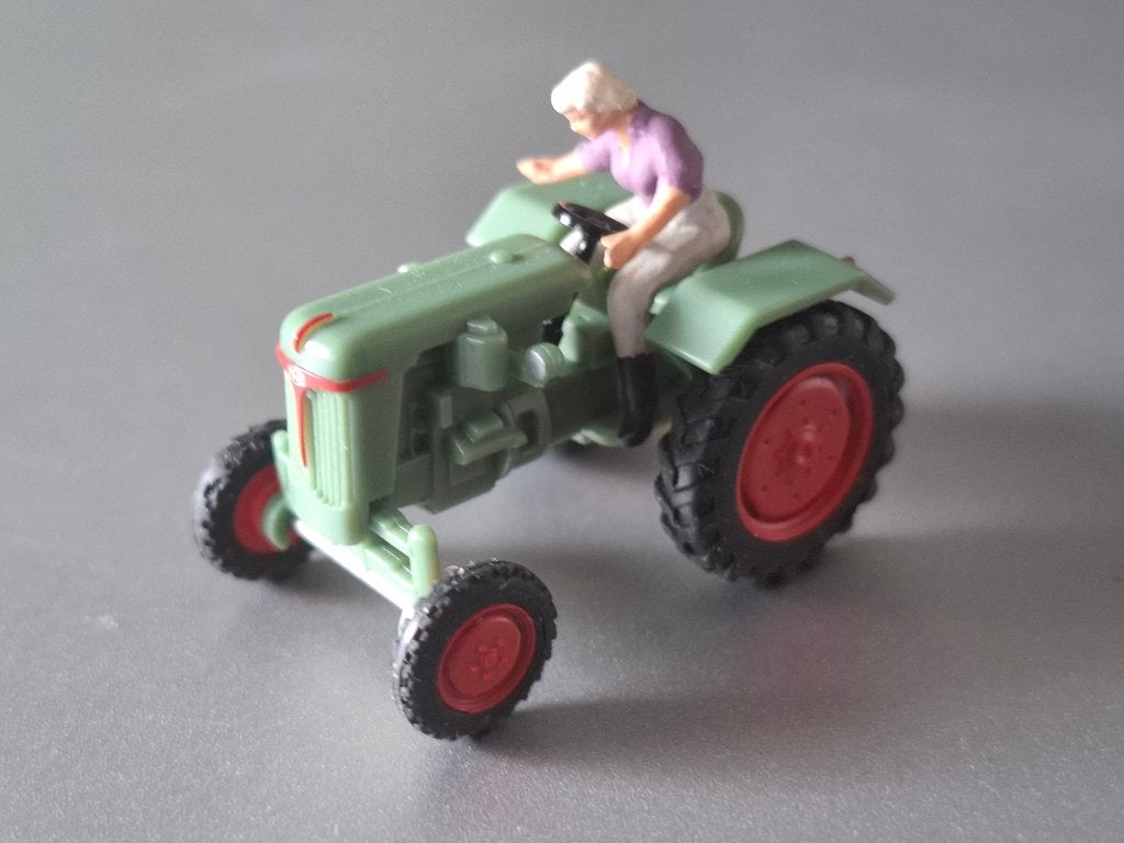 1:87 Normag Faktor I 1951/1952 Wiking met losse figuur € 10, Hobby en Vrije tijd, Verzenden, Zo goed als nieuw, Hijskraan, Tractor of Landbouw