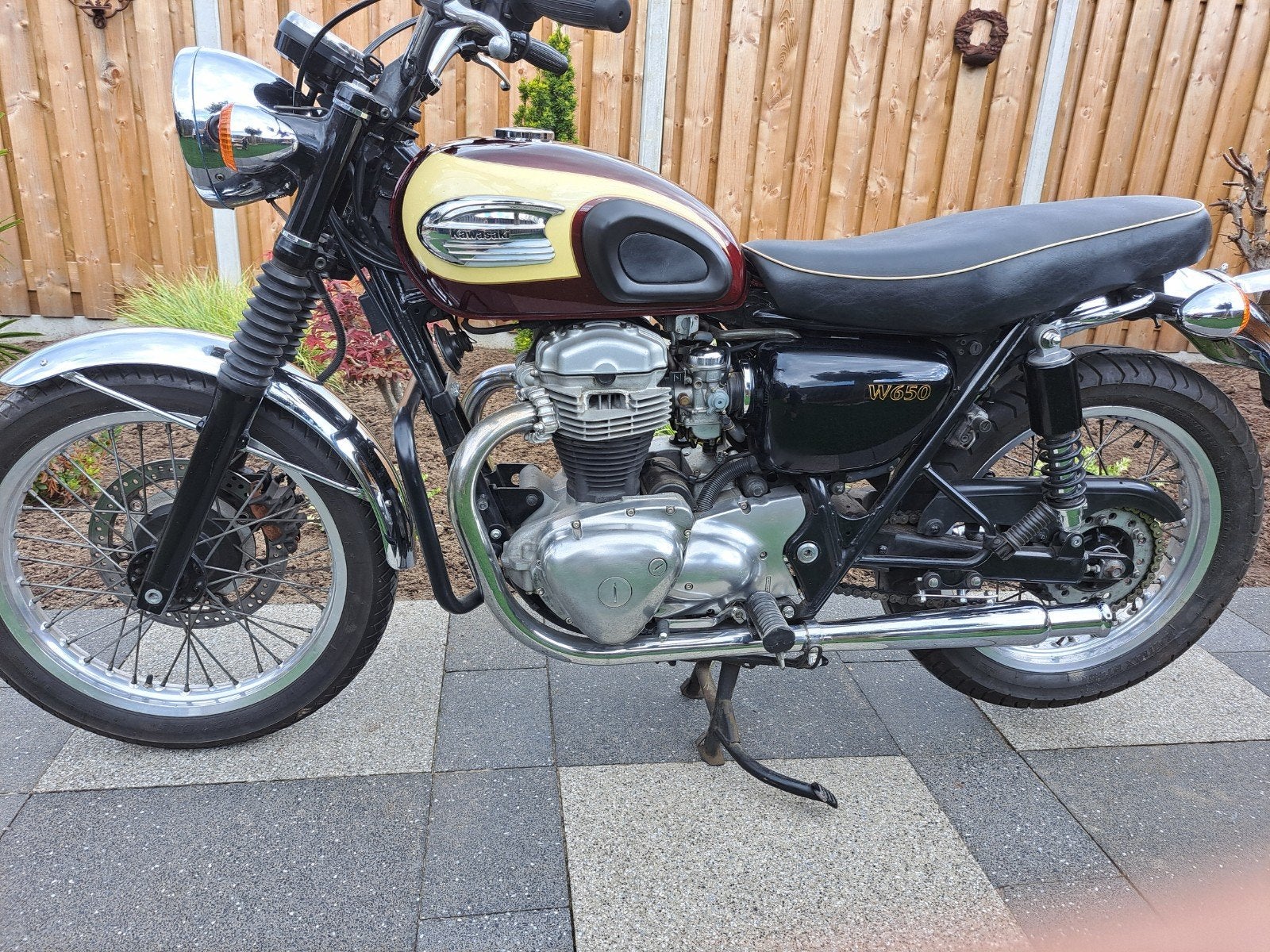 kawasaki w650 bj 2001in zeer mooie staat, Motoren, Motoren | Kawasaki, 2 cilinders, Particulier, Toermotor, 650 cc