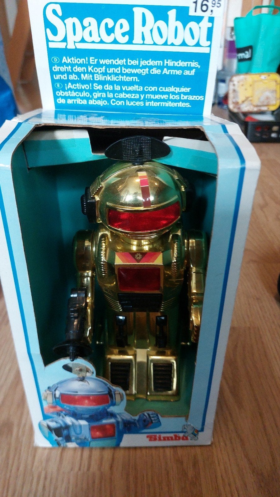 plastic  robot goud kleurig, Ophalen of Verzenden