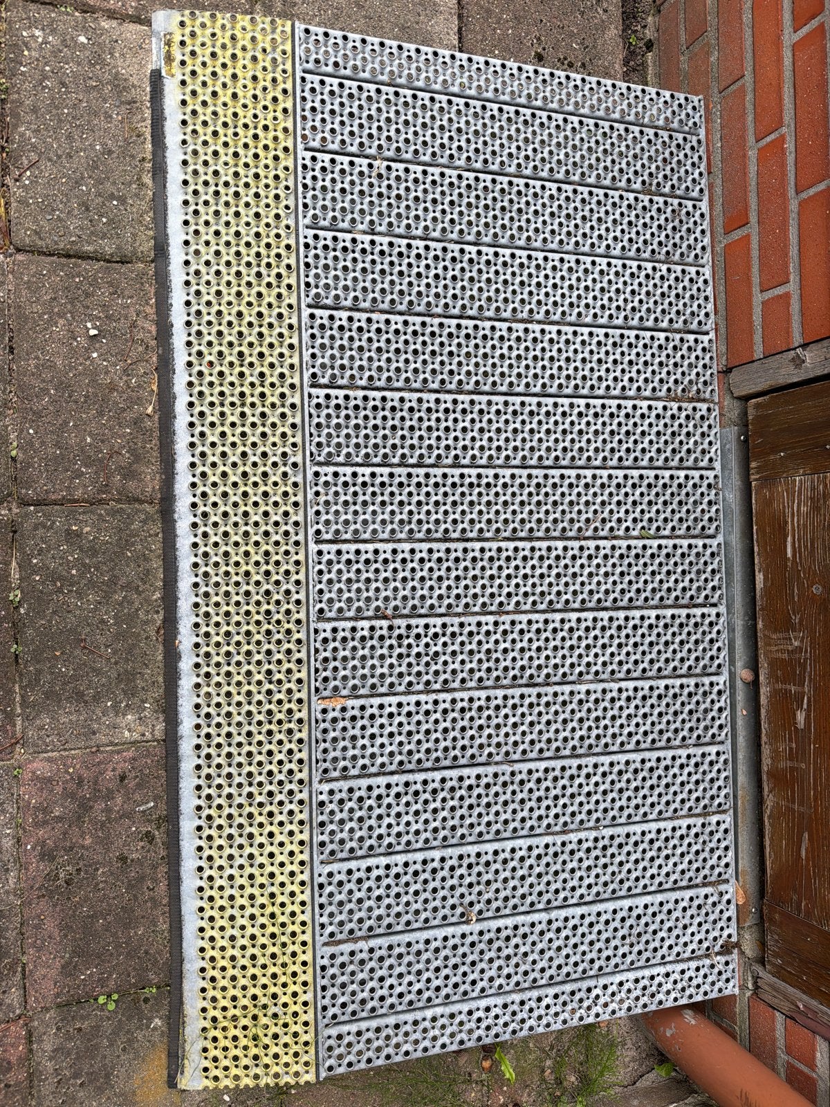 Gegalvaniseerd loopplank / oprijplaat.  134 x 80 cm, Ophalen, Hout
