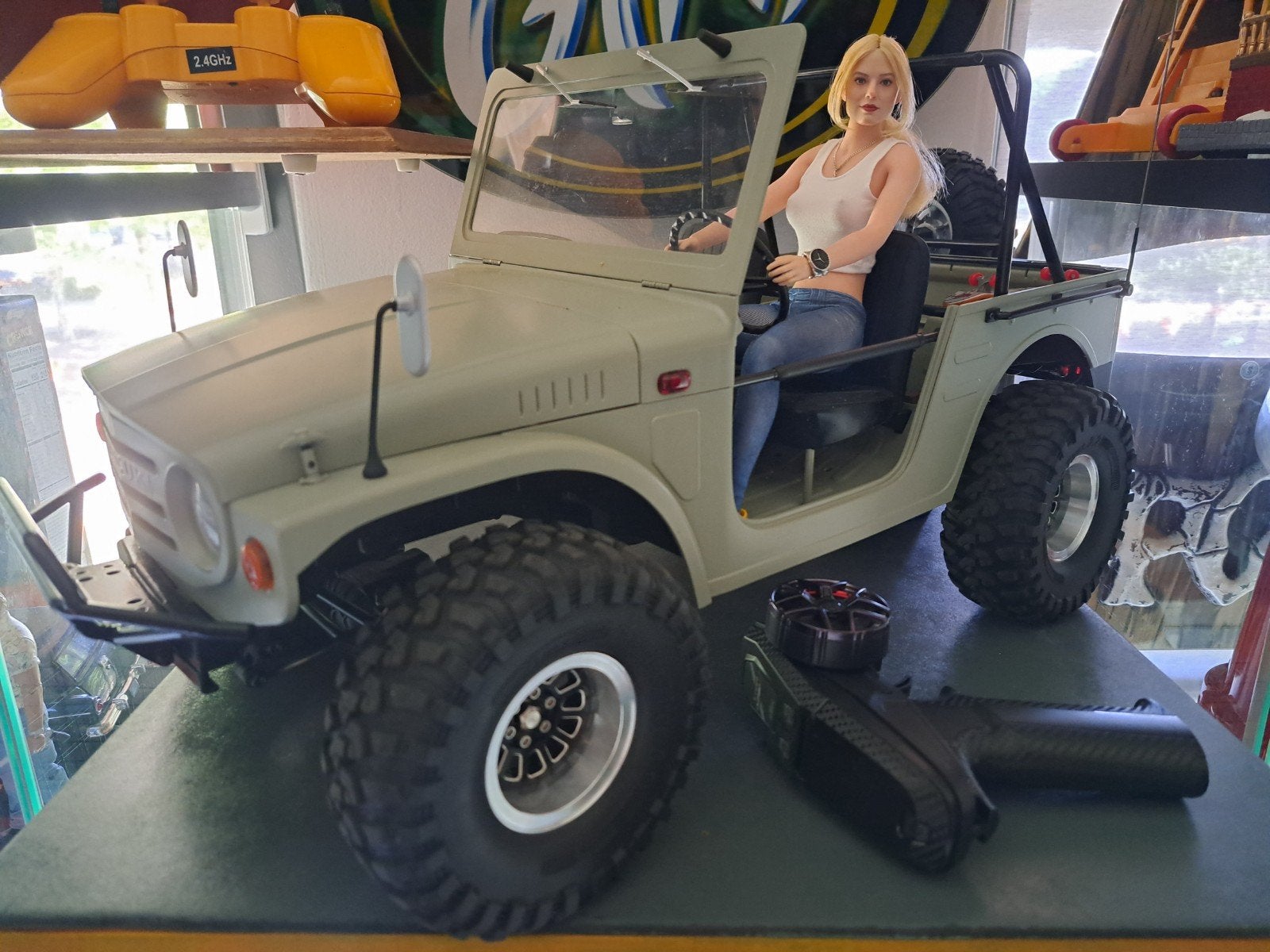 FMS 1/6 Suzuki Jimny LJ10 (1st Gen) 4WD RTR, Elektro, Auto offroad, Ophalen of Verzenden, Zo goed als nieuw
