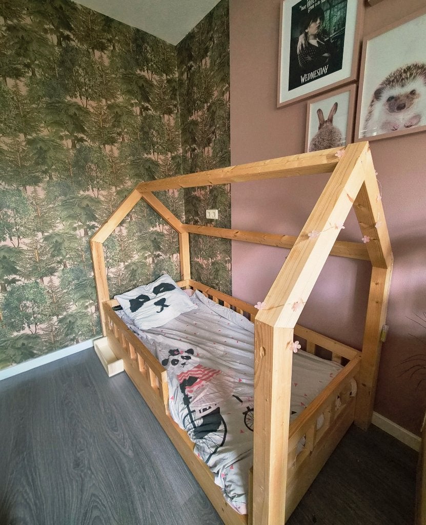 Huisjesbed, incl lattenbodem en matras, Ophalen, 85 tot 100 cm, Zo goed als nieuw, Lattenbodem