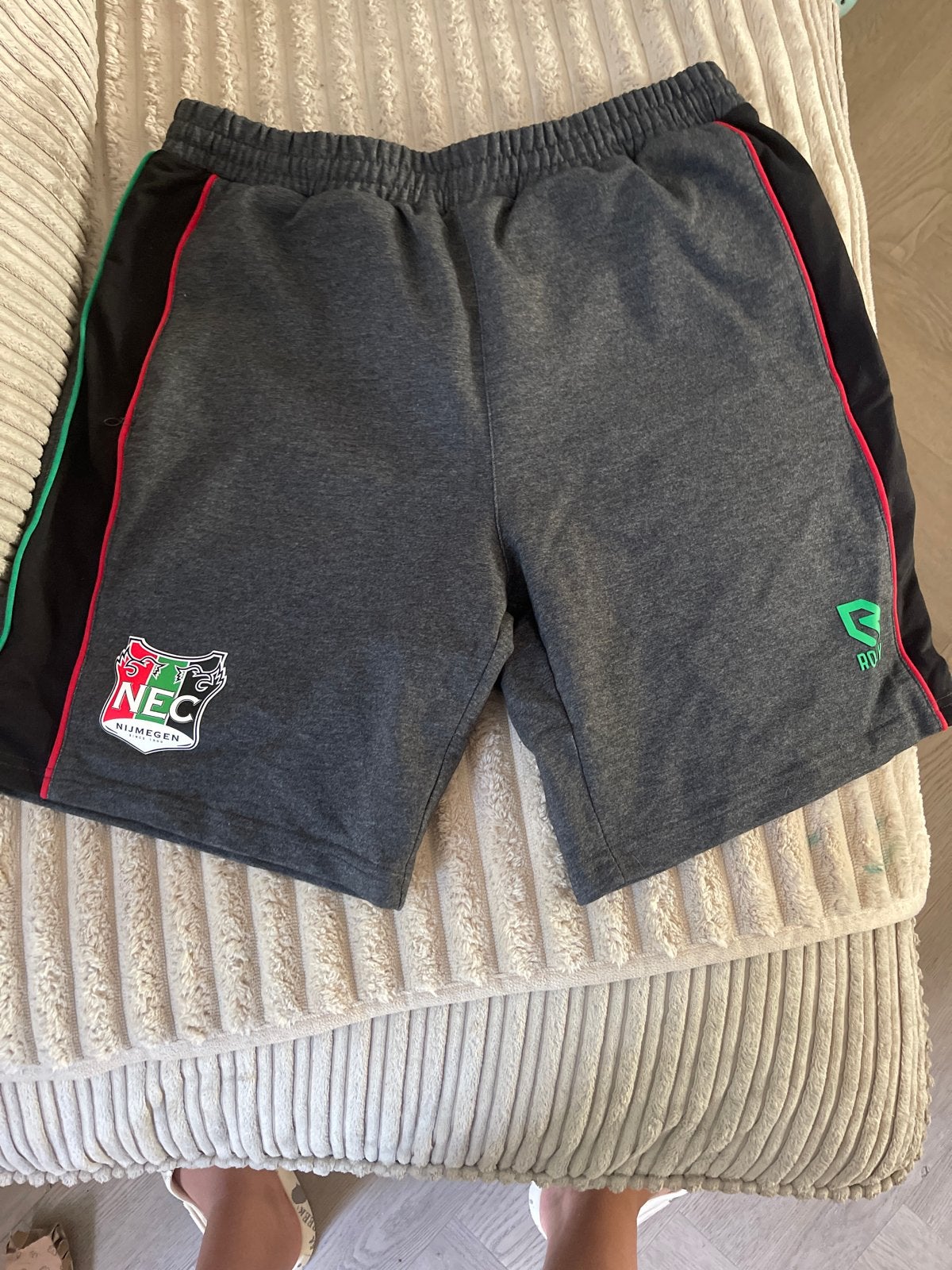 NEC Nijmegen Robey sportbroekje maat L, Ophalen, Maat 52/54 (L), Nieuw, Voetbal