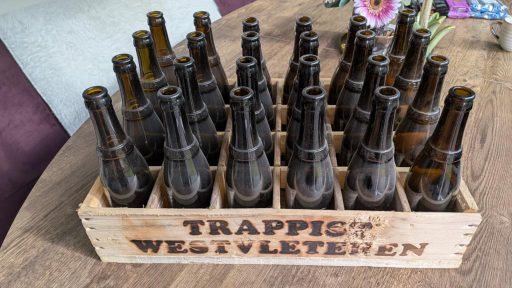 Lege Westvleteren bierkrat met flessen, Verzamelen, Ophalen