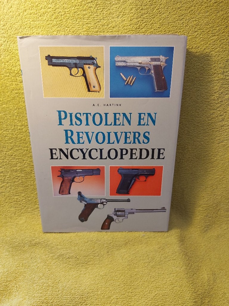 Pistolen en Revolvers encyclopedie - Hartink., Boeken, Ophalen of Verzenden, Zo goed als nieuw, Overige sporten