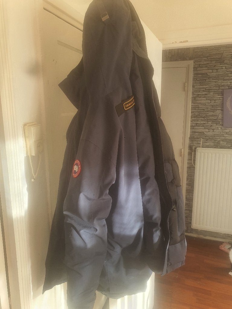 Canada goose jas, Ophalen