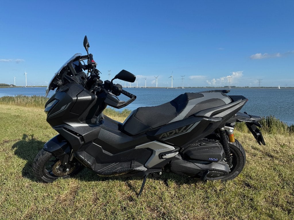 Honda ADV350 2025 – 2.000 km – garantie t/m 2031, Motoren, Scooter, Gebruikt, Particulier, Minimaal motorrijbewijs A2