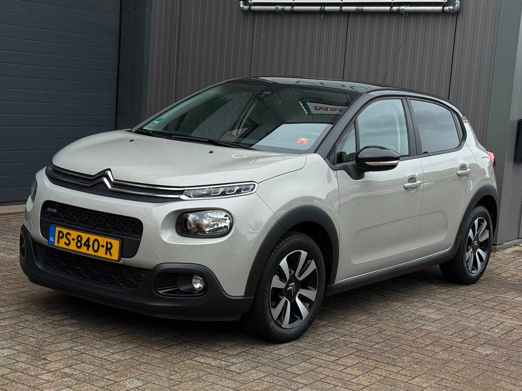 Citroen C3 1.2 PureTech Shine | 16'' LMV | LED, Auto's, Citroën, 1199 cc, 82 pk, 450 kg, Geel