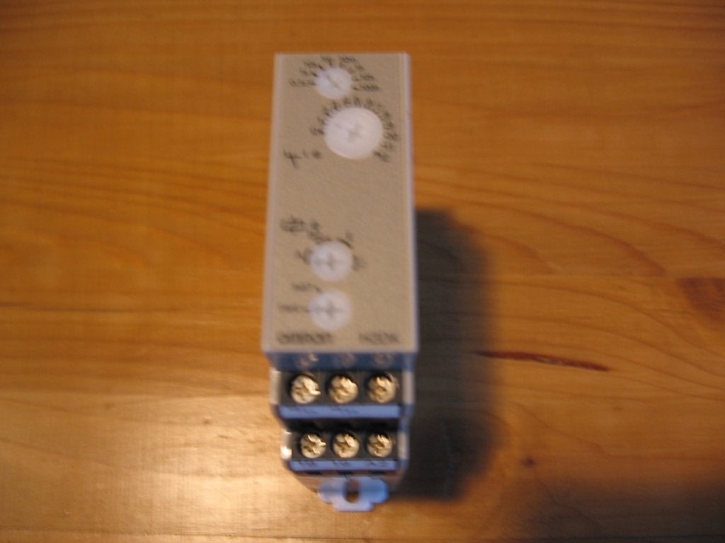Omron timer H3DK-S2 tijdrelais., Ophalen of Verzenden, Gebruikt