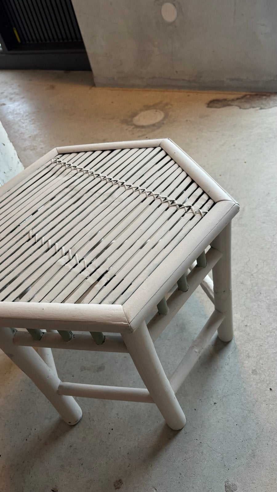 Zeshoekige bamboe bijzettafel, Ophalen, Minder dan 45 cm, Minder dan 55 cm, Gebruikt